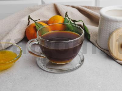 Kavos kokteilis su mandarinais pagrindine nuotrauka