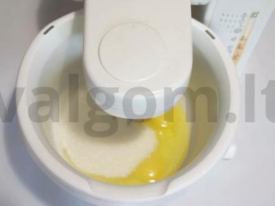 Manniki ant grietinės "Airy" Žingsnis 2