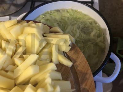 Rusiško stiliaus šči su žalumynais ir vištiena Žingsnis 6