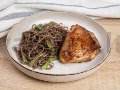 Soba su vištienos šlaunele ir pupelėmis Žingsnis 6