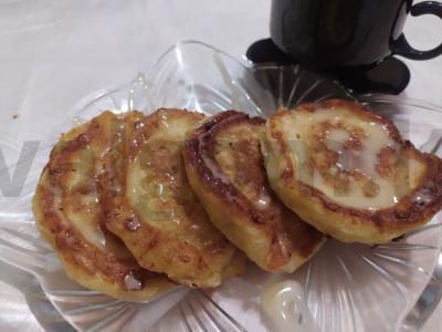 Kefyro blyneliai su varške pagrindine nuotrauka