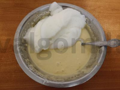 Švelnūs pieniški blyneliai Žingsnis 4