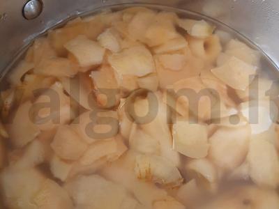 Obuolių uogienė su maltu cinamonu Žingsnis 2