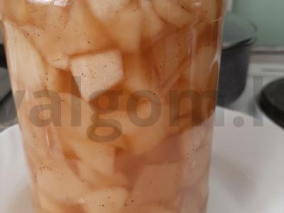 Obuolių uogienė su maltu cinamonu pagrindine nuotrauka