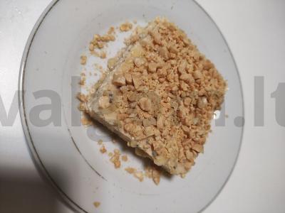 Stebuklingas vaflis su bananais ir sūdytais žemės riešutais pagrindine nuotrauka