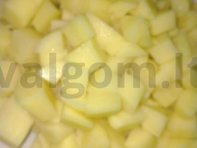 Labai skanus vištienos ir bulvių troškinys. Žingsnis 3