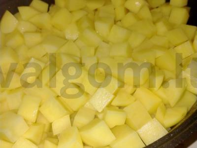 Labai skanus vištienos ir bulvių troškinys. Žingsnis 7