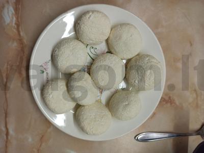Purūs, skanūs sūrio pyragaičiai Žingsnis 4