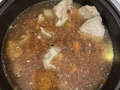 Vištienos kepsnys su daržovėmis multicooker įrenginyje Žingsnis 5