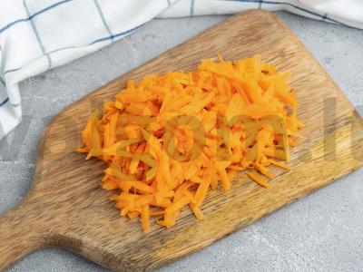 Kiaušiniai, įdaryti morkomis, česnakais ir grietine Žingsnis 1