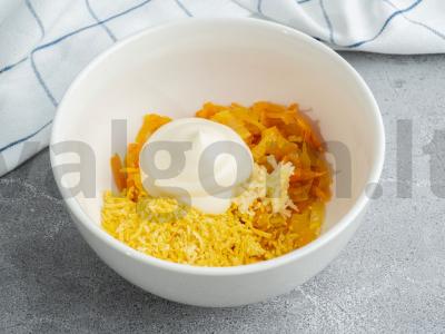 Kiaušiniai, įdaryti morkomis, česnakais ir grietine Žingsnis 3