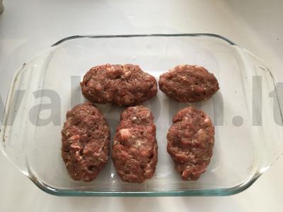 Kotletai pomidorų padaže Žingsnis 3