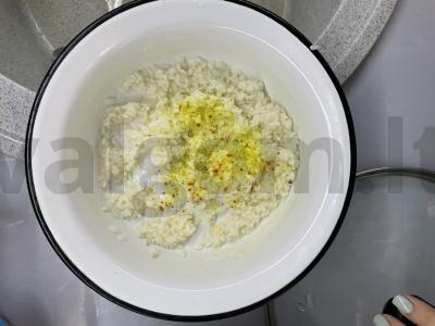 Įdarytos paprikos su troškintais svogūnais ir pomidorų pasta Žingsnis 3