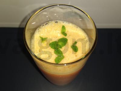 Citrusinių vaisių kokteilis su braškėmis pagrindine nuotrauka