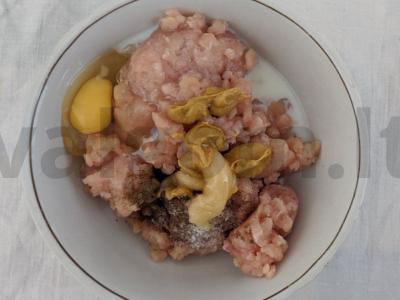 Lengvas maltos vištienos, kopūstų ir bulvių troškinys Žingsnis 1