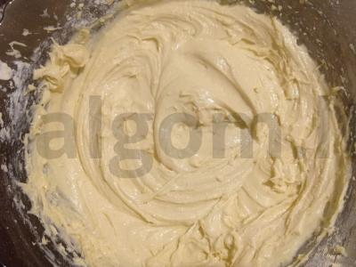 Vaniliniai keksiukai su šokolado ir sūrio kepurėle Žingsnis 4