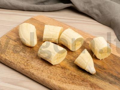 Mandarinų, bananų ir obuolių kokteilis Žingsnis 1