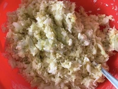 Lengvi kopūstų paplotėliai Žingsnis 1