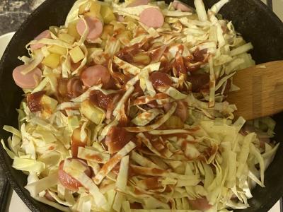 Kopūstai su bulvėmis ir dešrelėmis Žingsnis 5