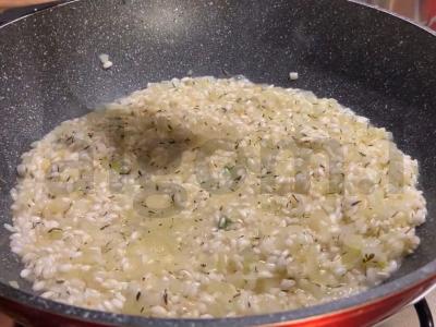 Risotto su pievagrybiais ir parmezanu Žingsnis 4