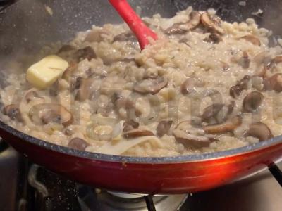 Risotto su pievagrybiais ir parmezanu pagrindine nuotrauka