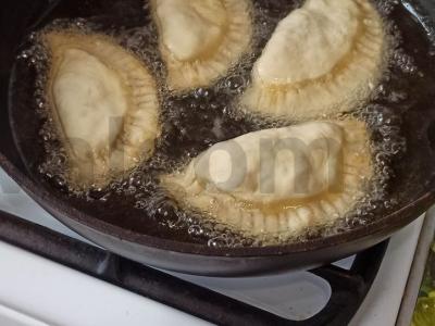 Traškūs čeburekai Žingsnis 4