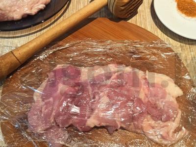 Vištienos šlaunelių suktinukai, įdaryti grybais Žingsnis 1