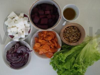 Ryškios vitaminų salotos iš daržovių, riešutų, sūrio ir aštraus padažo Žingsnis 2