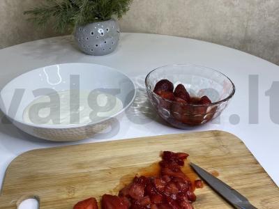Varškės desertas su braškėmis Žingsnis 3