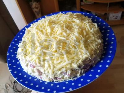 Egzotiškos vištienos salotos su ananasais pagrindine nuotrauka