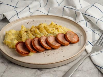 Bulvių košė su keptais viščiukais pagrindine nuotrauka