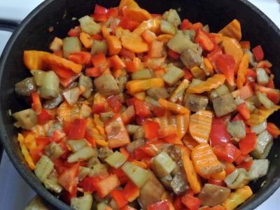 Daržovių troškinys su baltosiomis pupelėmis Žingsnis 3