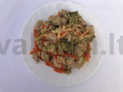 Troškinta kalakutiena su brokoliais grietinės padaže pagrindine nuotrauka