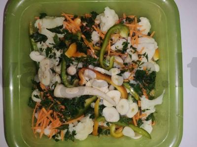 Marinuoti žiediniai kopūstai su paprikomis ir morkomis Žingsnis 3