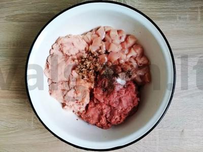 Gausus mišrios mėsos terinas Žingsnis 1