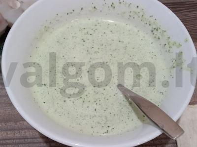 Žuvis su švelniu žaliuoju padažu pitos duonoje Žingsnis 5