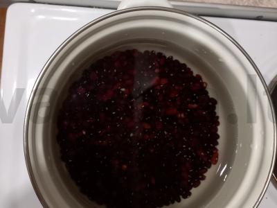 Pikantiškos salotos su pupelėmis ir skrebučiais Žingsnis 3