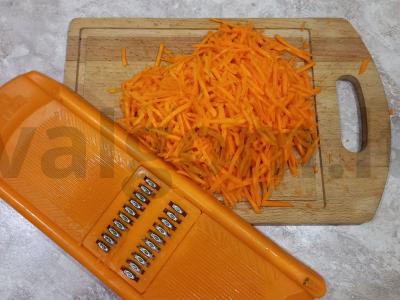 Pikantiškos salotos su pupelėmis ir skrebučiais Žingsnis 4