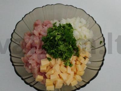 Susmulkinti vištienos krūtinėlės kotletai su sūriu Žingsnis 1