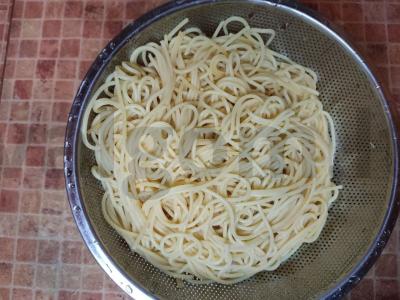 Gardūs spagečiai su vištienos krūtinėle Žingsnis 4