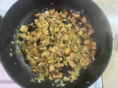 Blyneliai su bulvėmis ir grybais Žingsnis 4