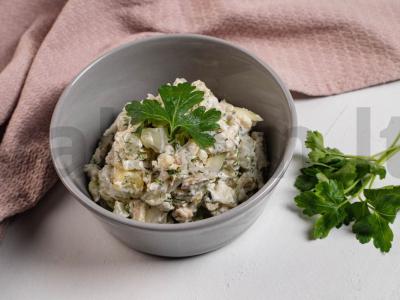 Salotos su poutassu ir saulėgrąžų aliejumi pagrindine nuotrauka