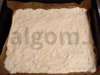 Pyragas su obuoliais, bananais, cinamonu ir graikiniais riešutais Žingsnis 1