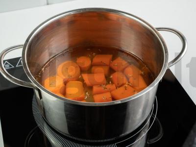 Klasikinė morkų tyrė su grietinėlės sūriu Žingsnis 1