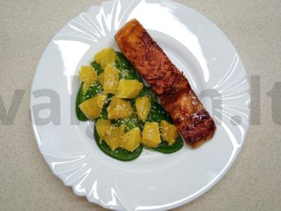 Aromatinga lašiša su špinatais terijakio padaže pagrindine nuotrauka