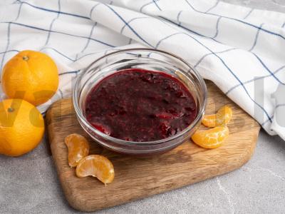 Mandarinų ir šaldytų uogų uogienė Žingsnis 4