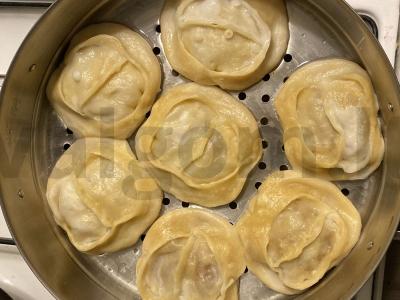 Mantas su moliūgais ir kiaulienos bei jautienos malta mėsa pagrindine nuotrauka