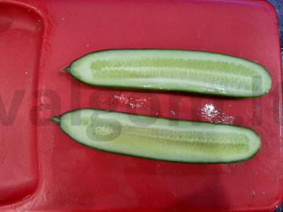 Agurkų suktinukai Žingsnis 1