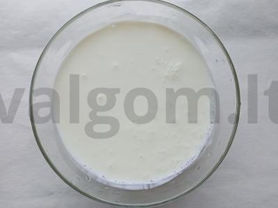 Aromatingi ožkų pieno blyneliai Žingsnis 1