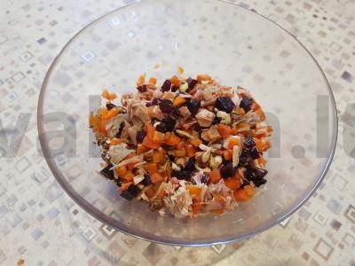 Daržovių salotos su triušiena ir graikiniais riešutais Žingsnis 4